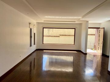 HERMOSA CASA EN VENTA, SECTOR CHALLUABAMBA