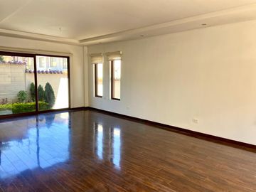 HERMOSA CASA EN VENTA, SECTOR CHALLUABAMBA