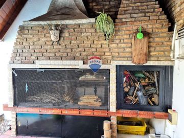 CASA 5 AMBIENTES HAEDO NORTE MORON APTO CREDITO