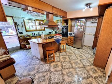 CASA 5 AMBIENTES HAEDO NORTE MORON APTO CREDITO