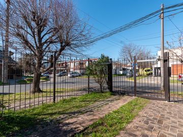 Venta Casa PH 4 amb - Villa Luzuriaga - Cochera