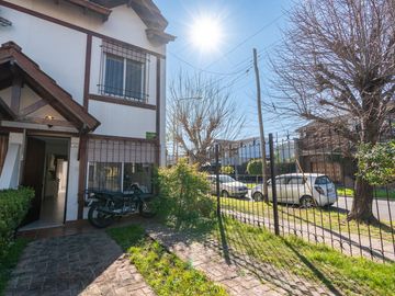 Venta Casa PH 4 amb - Villa Luzuriaga - Cochera