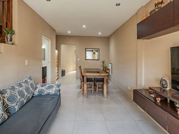 VENTA PH 3 AMB C/ COCHERA-PATIO INTERNO AVELLANEDA