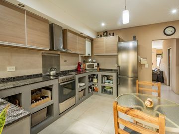 VENTA PH 3 AMB C/ COCHERA-PATIO INTERNO AVELLANEDA