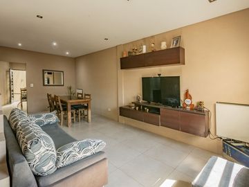 VENTA PH 3 AMB C/ COCHERA-PATIO INTERNO AVELLANEDA