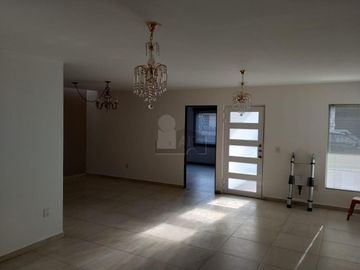 Casa en Venta en Queretaro, un Nivel en Fracc. Las Trojes en Corregidora