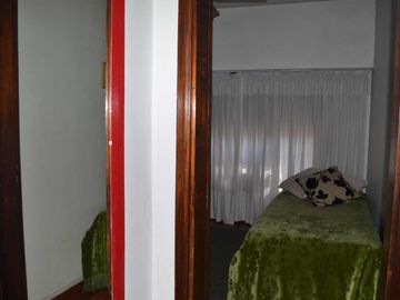 CASA EN VENTA - CLAYPOLE CON QUINCHO Y COCHERA