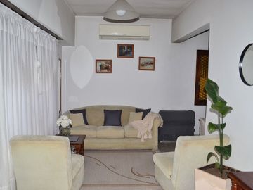 CASA EN VENTA - CLAYPOLE CON QUINCHO Y COCHERA