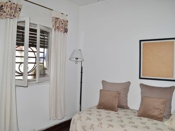 CASA EN VENTA - CLAYPOLE CON QUINCHO Y COCHERA