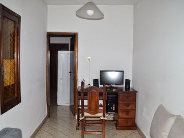 CASA EN VENTA - CLAYPOLE CON QUINCHO Y COCHERA