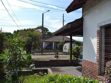 CASA EN VENTA - CLAYPOLE CON QUINCHO Y COCHERA