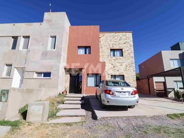 VENTA - CASA 3 DORMITORIOS - NEUQUÉN
