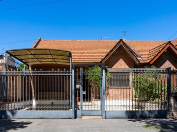 Venta Casa Barrio Murialdo Villa Bosch cochera