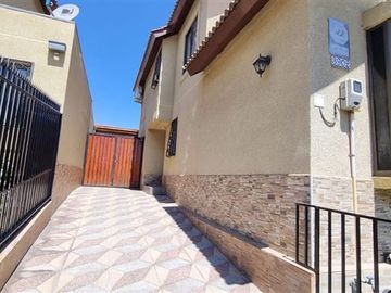 Casa en Venta en Metro Quilín