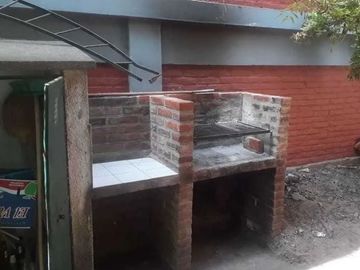Casa y 4 departamentos Venta Villa Gesell centro