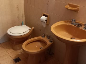 Casa y 4 departamentos Venta Villa Gesell centro