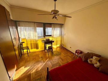 Depto 4 amb con dep venta  Almagro a Refaccionar