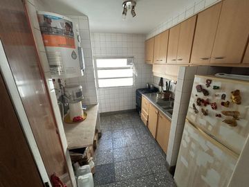 Depto 4 amb con dep venta  Almagro a Refaccionar