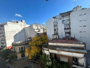Depto 4 amb con dep venta  Almagro a Refaccionar