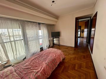 Depto 4 amb con dep venta  Almagro a Refaccionar