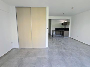 Venta Monoambiente divisible con Balcón en Flores