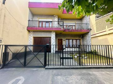 HERMOSA CASA A METROS DE AV. SAN MARTIN