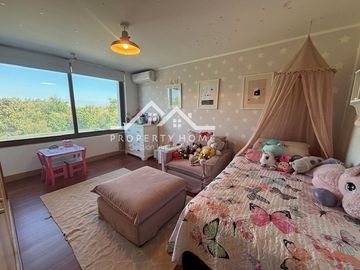 ESTUPENDA CASA 5 DORM + SERV. PISCINA Y QUINCHO LOS BOSQUES