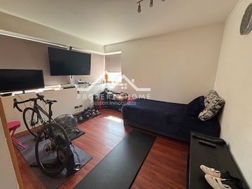 ESTUPENDA CASA 5 DORM + SERV. PISCINA Y QUINCHO LOS BOSQUES