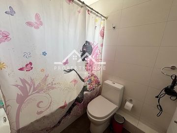ESTUPENDA CASA 5 DORM + SERV. PISCINA Y QUINCHO LOS BOSQUES