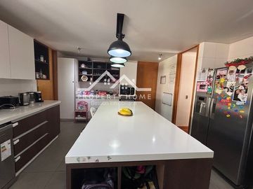 ESTUPENDA CASA 5 DORM + SERV. PISCINA Y QUINCHO LOS BOSQUES