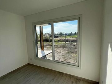 Casa a estrenar con 3 dormitorios en venta en Vila Marina