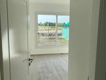 Casa a estrenar con 3 dormitorios en venta en Vila Marina