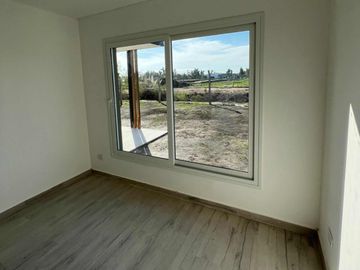Casa a estrenar con 3 dormitorios en venta en Vila Marina