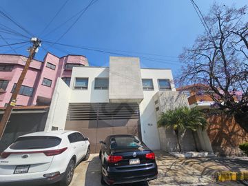 Casa en condominio en venta en Lomas de las Aguilas