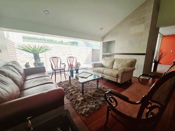 Casa en condominio en venta en Lomas de las Aguilas