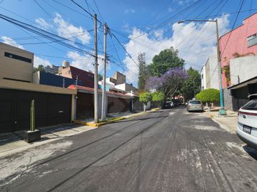 Casa en condominio en venta en Lomas de las Aguilas