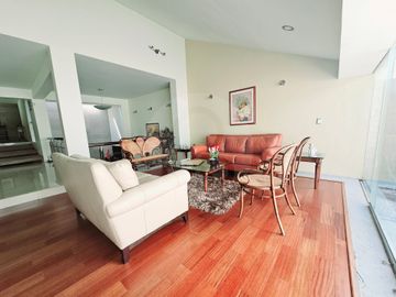 Casa en condominio en venta en Lomas de las Aguilas