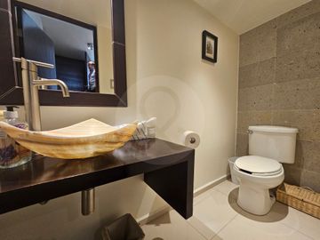 Casa en condominio en venta en Lomas de las Aguilas