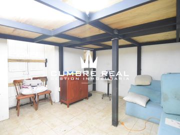 VENTA CASA EN SANTIAGO HERRERA CON ROSAS