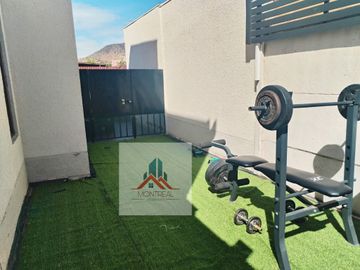 CASA ESTILO MEDITERRANEO AL INTERIOR DE CONDOMINIO