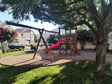 EN VENTA GRAN CASA MEDITERRANEA, AMPLIO TERRENO
