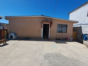 CASA  EN BARRIO TRANQUILO EN BELLOTO NORTE