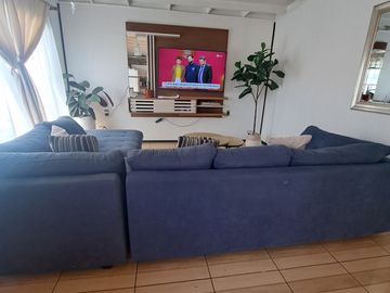 CASA  EN BARRIO TRANQUILO EN BELLOTO NORTE