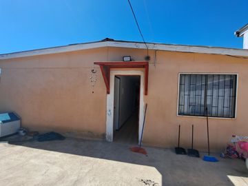 CASA  EN BARRIO TRANQUILO EN BELLOTO NORTE
