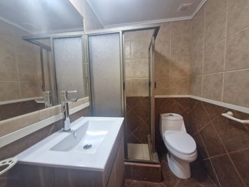 SE VENDE CASA PASAJE 4 RAÚL GRANFELDT BUSTAMANTE CORONEL
