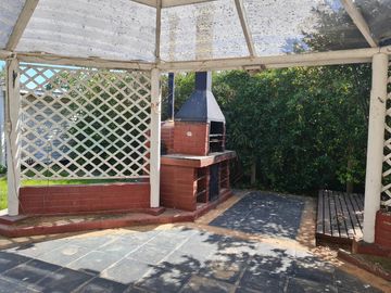 INCREIBLE CASA EN VENTA, ALGARROBO 6D 3B 4E