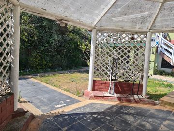 INCREIBLE CASA EN VENTA, ALGARROBO 6D 3B 4E