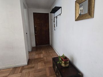 EN VENTA COMODO Y CENTRICO DEPARTAMENTO EN PROVIDENCIA
