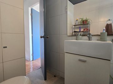 EN VENTA COMODO Y CENTRICO DEPARTAMENTO EN PROVIDENCIA