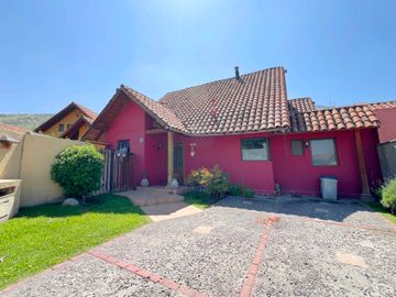 VENTA CASA EN CONDOMINIO 4HAB 4BA HUECHURABA